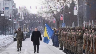 Banja Luka: Treći pješadijski puk OSBiH se postrojio,i povukao nakon predaje raporta Ivaniću