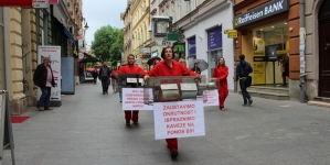 Protesti pred Parlamentom BiH: Protiv zakona o uzgoja životinja radi krzna