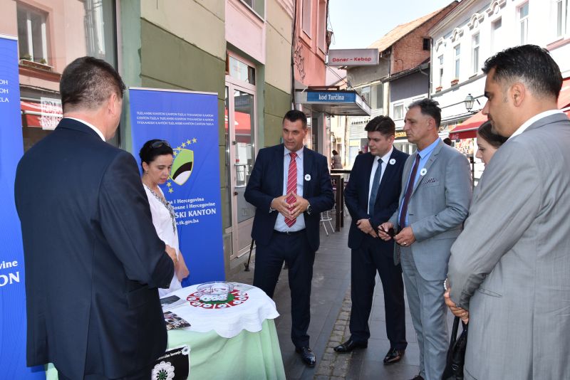 Delegacija Vlade učestvovala u podjeli Cvijeta – Sjećanje