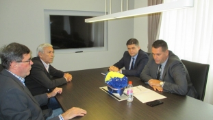 Premijer Gutić podržao živiničke rukometaše