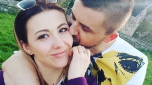 Bh. pjevač Amel Ćurić oženio svoju dugogodišnu djevojku Jelenu