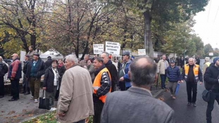Završen protest penzionera pred zgradom Vlade Federacije BiH u Sarajevu