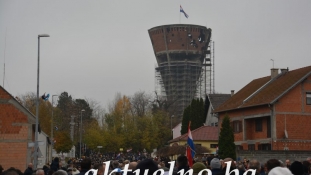 Hrvatski premijer Andrej Plenković najavio protest Srbiji zbog spomen-ploče komandantu napada na Vukovar