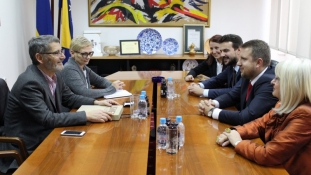 Upriličen susret gradonačelnika Tuzle i Sarajeva