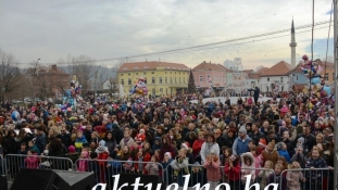 FOTO/ Mala raja proslavila Novu godinu na Trgu slobode u Tuzli