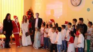 Grad Tuzla obezbijedio 1700 novogodišnjih paketića za djecu
