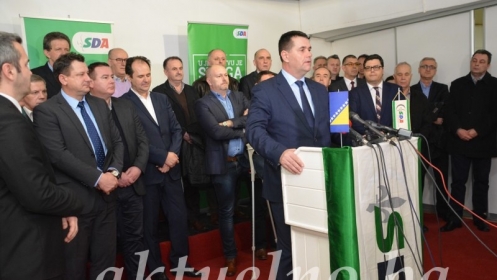 Press konferencija SDA TK: Četiri ministra SDA ne žele privatne fotelje Mirsada Kukića