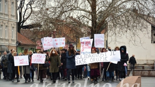 “Borba se nastavlja”: U Tuzli održan Osmomartovski marš
