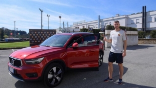 Dobio na poklon novi automobil: Edin Džeko ponovo igrač mjeseca u Romi