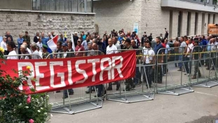 Sarajevo: Bivši borci blokirali ulicu kod zgrade Parlamenta FBiH