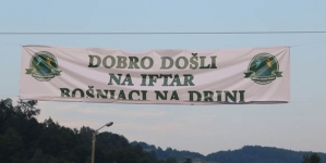Bošnjaci na Drini uz veliki iftar u Konjević Polju 11. juna