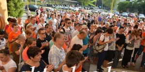 Mirna šetnja u Tuzli: 8372 koraka za Srebreničke žrtve