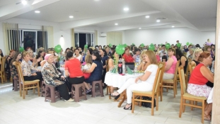 Blizu hiljadu žena iz Živinica poslalo jasnu poruku: „Žene su snaga SDA, a SDA je snaga naroda!“
