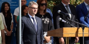 Federalni ministar Salko Bukvarević uručio ključeve auta za 60 ratnih vojnih invalida