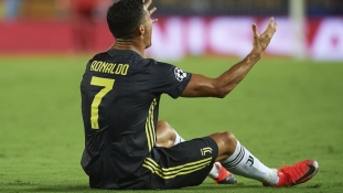 Otkriveno šta je Ronaldo na rubu suza vikao sucu nakon što ga je isključio