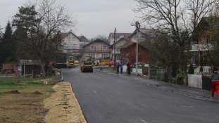 Radovi na rekonstrukciji i asfaltiranju lokalnog puta Šićki Brod–Lukavac
