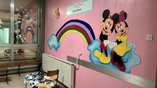 Mlada umjetnica oslikala zidove Klinike za dječije bolesti