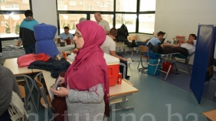 Uspješno okončana akcija “Daruj krv-spasi život”u organizaciji  Medžlisa islamske zajednice Tuzla FOTO