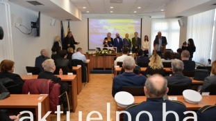 Tuzlaci na prigodan način obilježili Dan nezavisnosti Bosne i Hercegovine