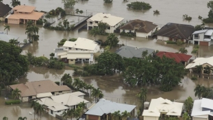 Australija preživljava pakao: Vrućine i poplave, na ulicama krokodili i zmije VIDEO