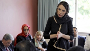 Premijerka Novog Zelanda Jacinda Ardern izvanrednu sjednicu parlamenta otvorila pozdravom na arapskom “Selam alejkum”