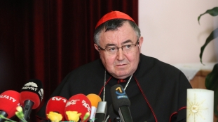 Kardinal Puljić: Treba ovu zemlju voljeti, a ono što se voli za to se žrtvuje