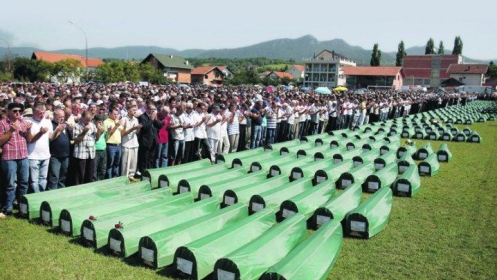 Klanjana kolektivna dženaza za 86 žrtava iz Prijedora i Kotor-Varoši