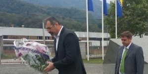 Predsjednik Skupštine TK posjetio Memorijalni centar Potočari