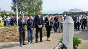 Delegacija Skupštine TK posjetila memorijalne centre Veljaci i Potočari