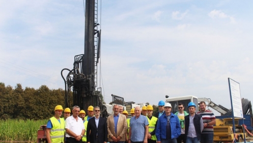 Gradonačelnik Tuzle obišao završne radove na gradnji četiri nova bunara u Sprečkom polju