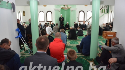 Upriličena mevludska svečanost u Hadži Iskenderovoj džamiji u Gornjoj Tuzli FOTO