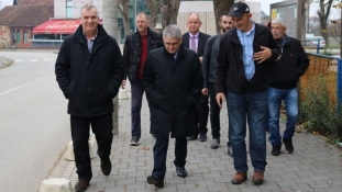 Ministar Bukvarević posjetio branioce koji žive u Prijedoru