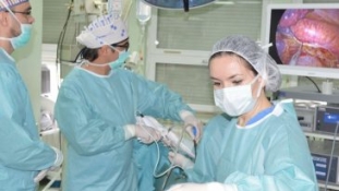 Vodeći stručnjak u oblasti VATS hirurgije u stručnoj posjeti UKC Tuzla