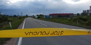 U teškoj saobraćajnoj nesreći u blizini Lukavca smrtno stradale tri osobe iz Prijedora