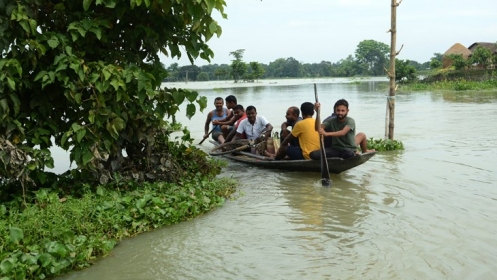 U Indiji i Nepalu raseljeni milioni ljudi zbog monsunskih kiša i poplava