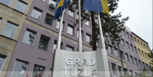 Gradska inspekcija ni Gradska uprava nemaju ništa sa uklanjanjem transparenta posvećenog Srebrenici