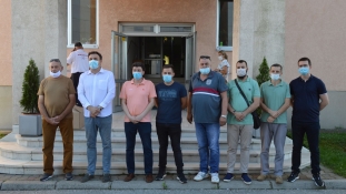 Medicinski tim UKC Tuzla otputovao u Novi Pazar kako bi pružio pomoć u borbi protiv COVID-19