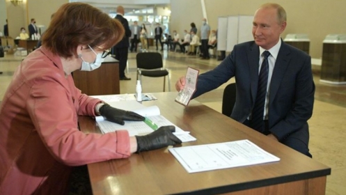 Rusi izglasali ustavne promjene da Putin ostane predsjednik do 2036. godine