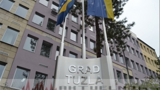 Grad Tuzla: Potpisani ugovori o realizaciji projekata sa organizacijama civilnog društva i sportskim klubovima