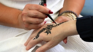 Tetovaža ‘COVID-19 SURVIVOR’ hit u Meksiku