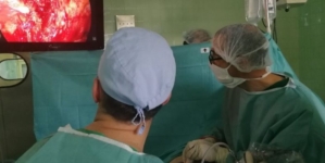 Klinika za ortopediju i traumatologiju po prvi put u BiH uradila endoskopsku operaciju na kičmenom stubu