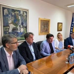 Komisija za očuvanje nacionalnih spomenika BiH održala sastanak u Tuzli i susrela se sa gradonačelnikom Tuzle