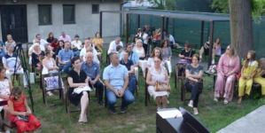 Brojni Tuzlaci uživali u klasici pod vedrim nebom na koncertu «Ljetna promenada 5»