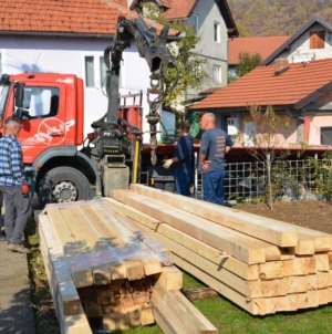 Boračke organizacije Tuzle obezbijedile krov za kuću Nihada Bečića iz Dobrnje