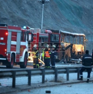 Najmanje 46 osoba stradalo nakon što se zapalio autobus iz Sjeverne Makedonije