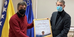 Udruženje građana „Kreka“ uručilo zahvalnicu gradonačelniku Tuzle i Gradskom vijeću Tuzle