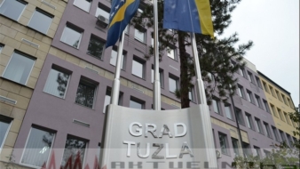 Čestitka gradonačelnika i predsjedavajuće Gradskog vijeća Tuzle u povodu obilježavanja 15. aprila – Dana Armije RBiH