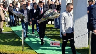 Delegacija Vlade TK položila cvijeće na mezaru Alije Izetbegovića
