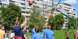 Hadžikadić zaigrao basket sa građanima: “Politika bilborda je politika prošlosti!”