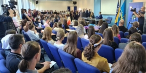 Vlada Tuzlanskog kantona nagradila najbolje učenike i studente